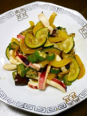 簡単！イカと夏野菜のオイスターソース炒め