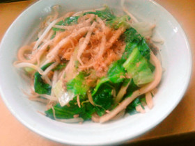 1人分　レタスともやしの焼きうどん