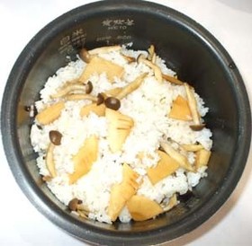 たけのこご飯♪バター風味混ぜるだけ
