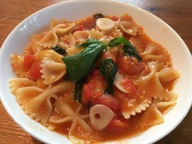 トマトとミニトマトのパスタ