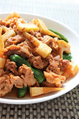 たけのこ入り豚肉のピリ辛韓国風プルコギ。