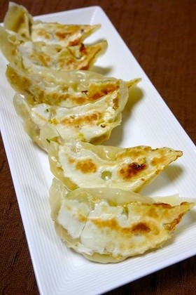 ヘルシー！オイルフリー☆鰤豆腐餃子