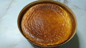 混ぜて焼くだけ簡単ベイクドチーズケーキ