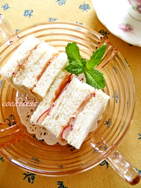 生ハムとラデッシュのサンドイッチ